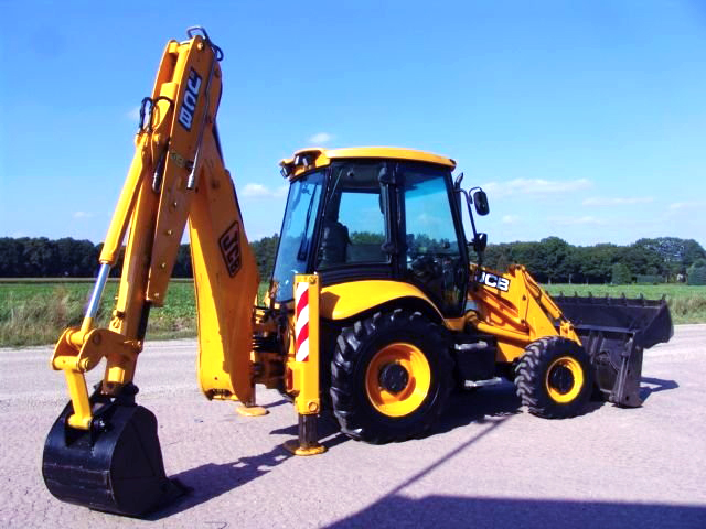 ������ �����������-���������� JCB 3CX � ��������